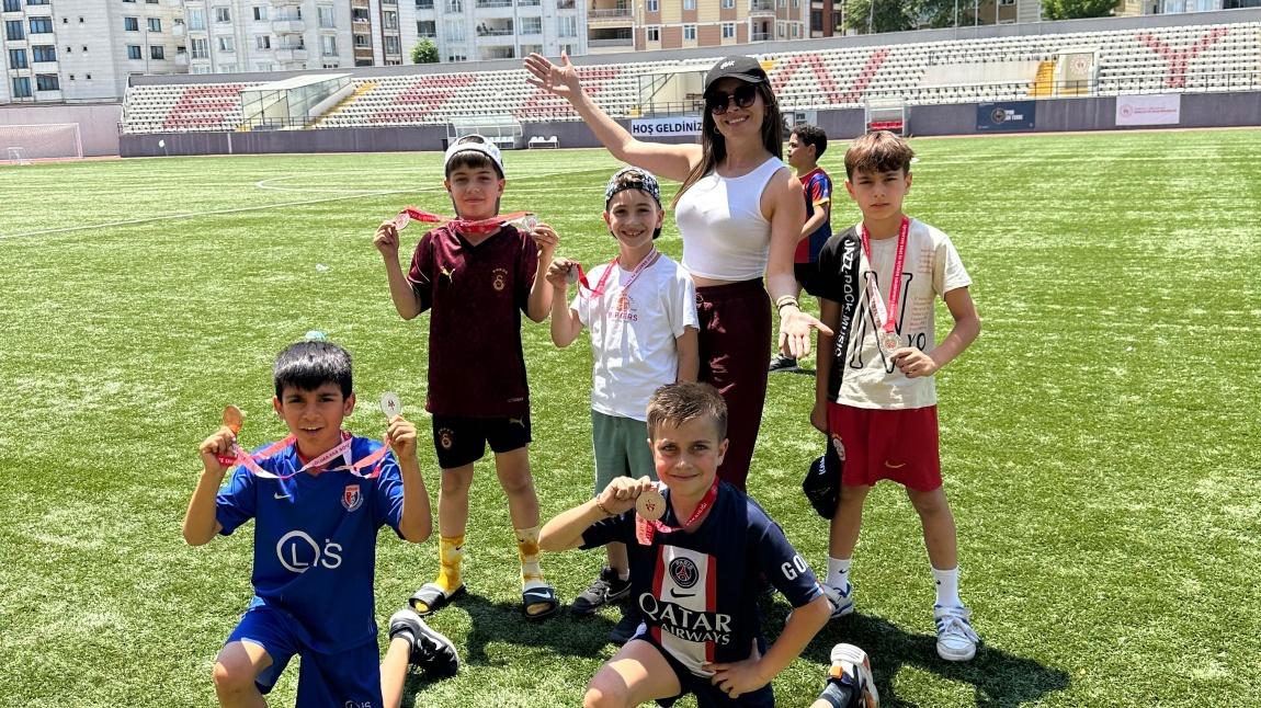 Atletizimde de Yine Biz 